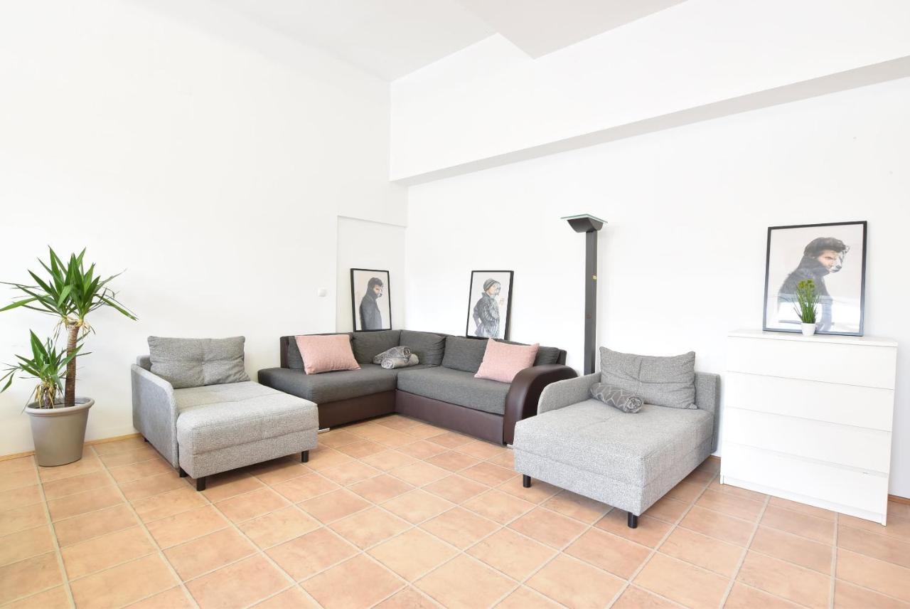 Huge Apartment In Awesome Location With Parking Инсбрук Екстериор снимка