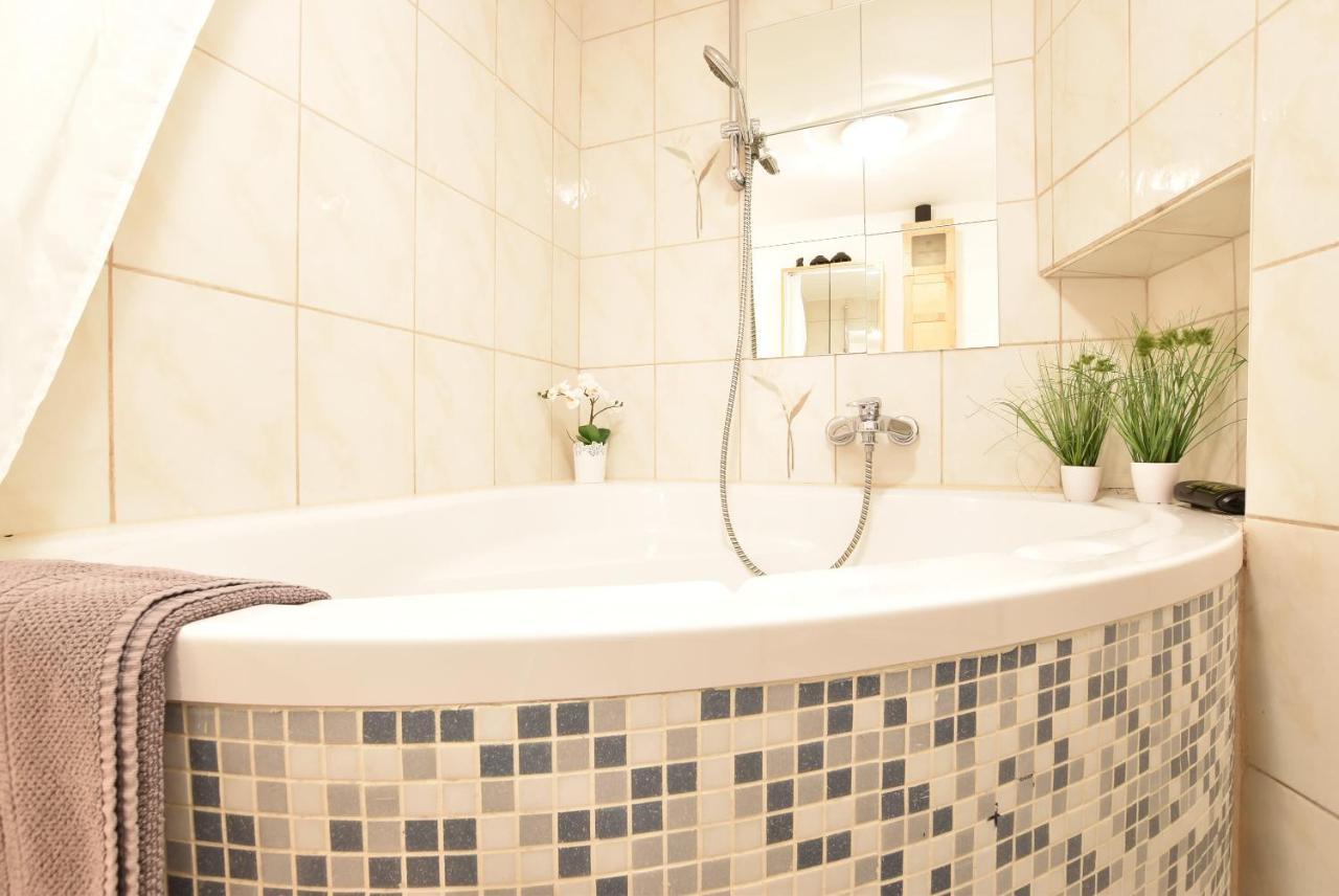 Huge Apartment In Awesome Location With Parking Инсбрук Екстериор снимка