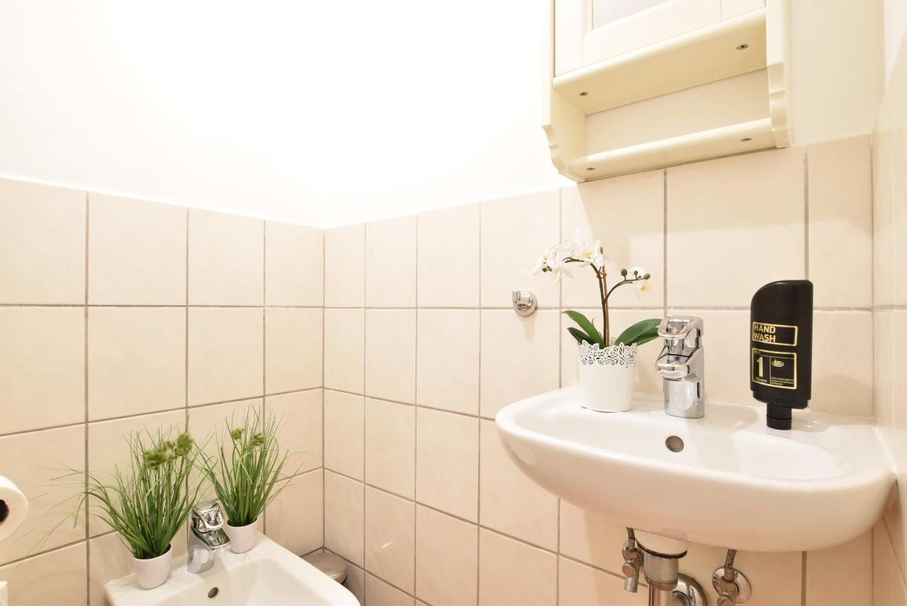 Huge Apartment In Awesome Location With Parking Инсбрук Екстериор снимка